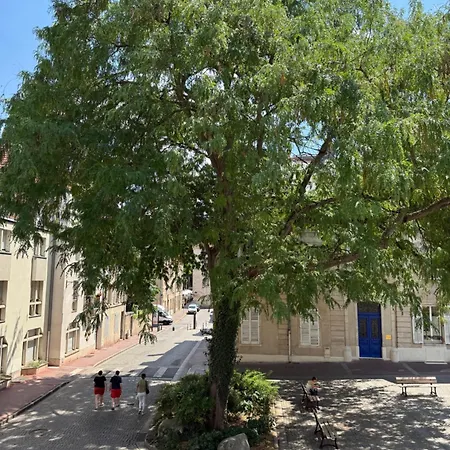 Centre - L'arsenal, Parking Inclus Appartement *